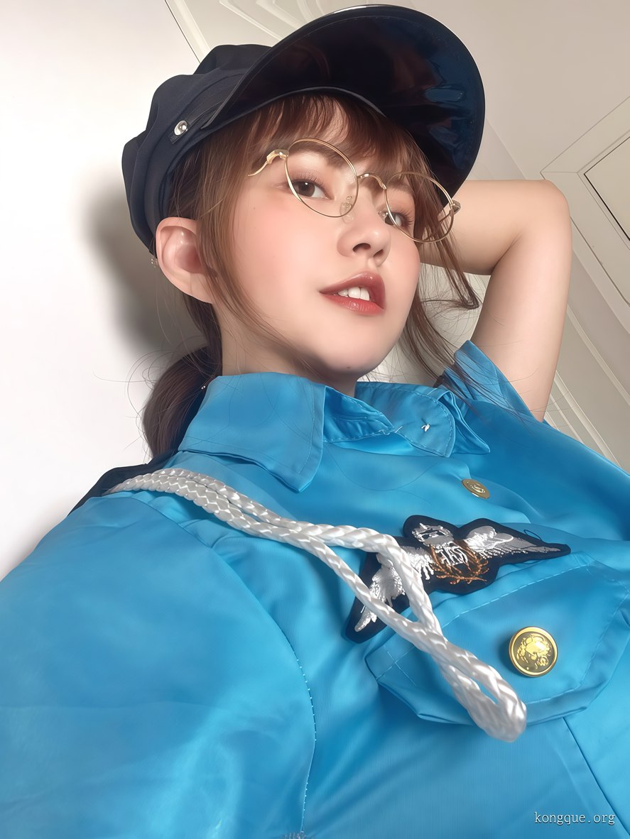 张思允 – 女警制服 [35P7V-63MB]